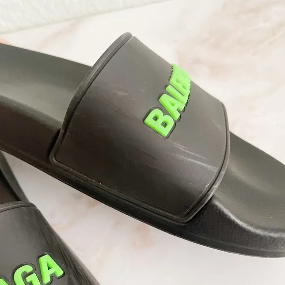 BALENCIAGA || Women’s Pool Slides In Black/Fluo Green - Picture 9 of 14